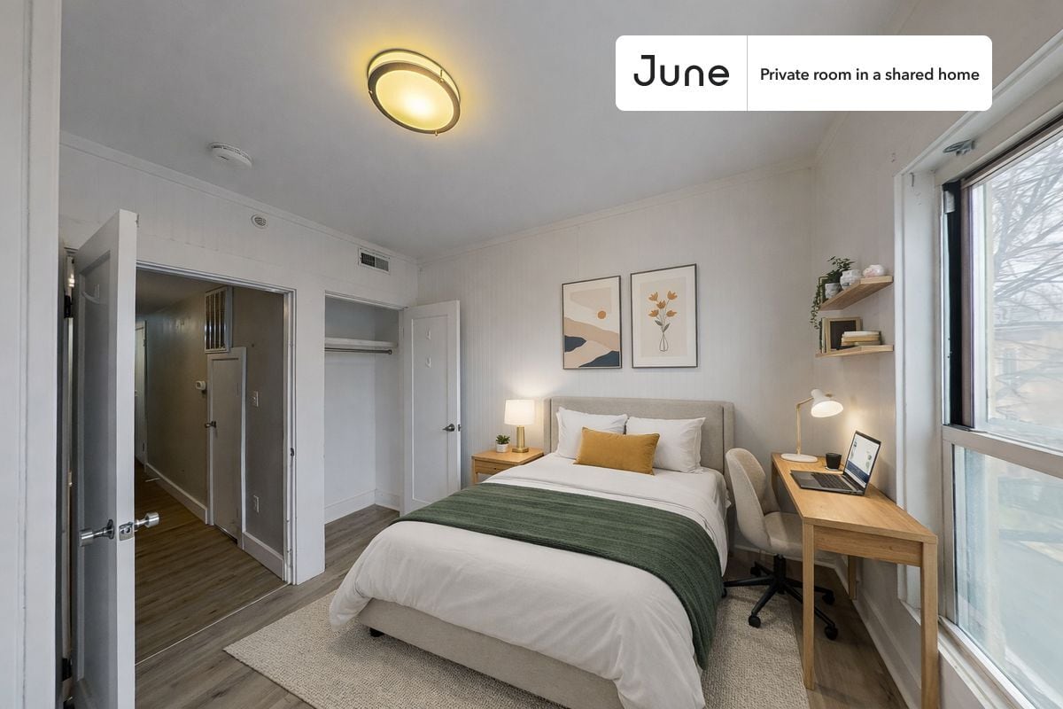 Room in Shared 4 bed/1.5 bath home - Room in Shared 4 bed/1.5 bath home