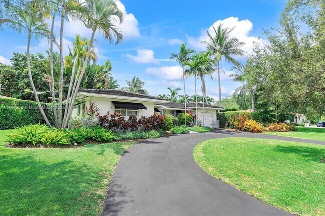 Foto del edificio - 700 Vilabella Ave