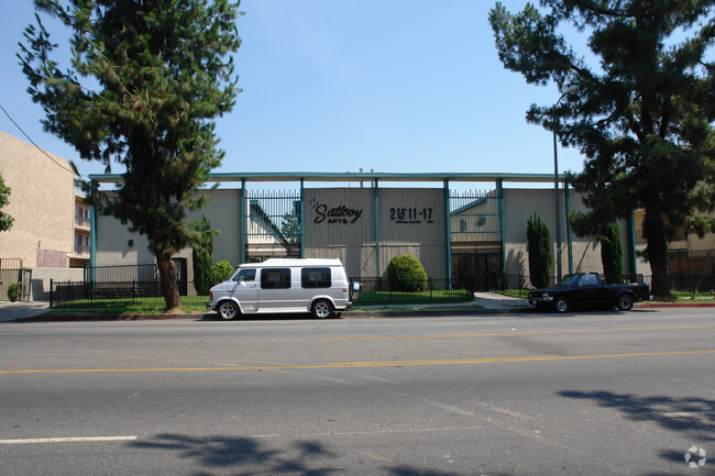 Building Photo - Saticoy Apartments