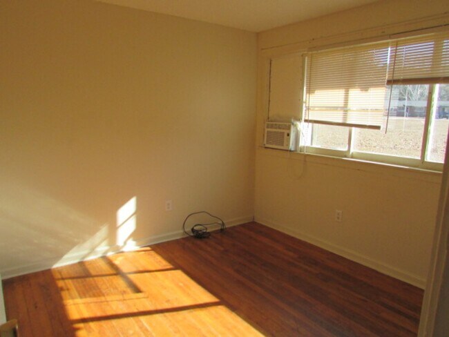 Foto del edificio - Quadplex unit!!