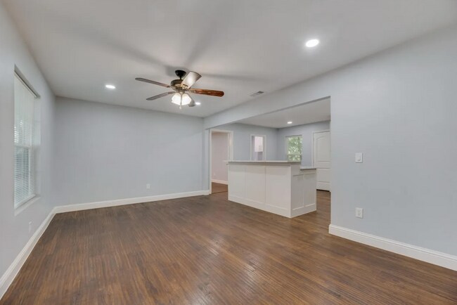 Caminar en la vista - 4808 Carolyn Jean Dr