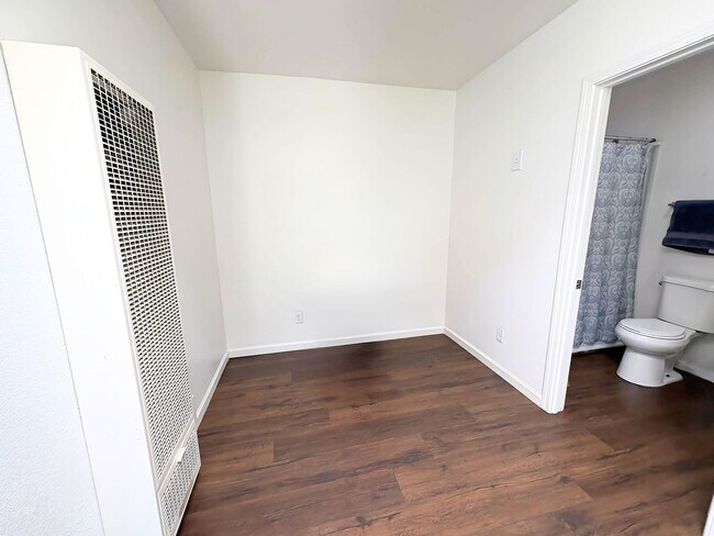 Foto del edificio - 711 E J St