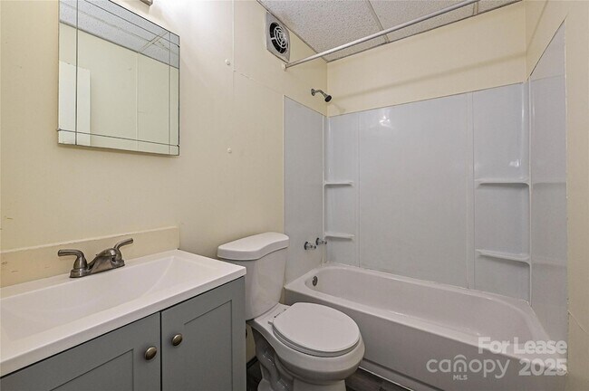 Foto del edificio - 260 Church St N