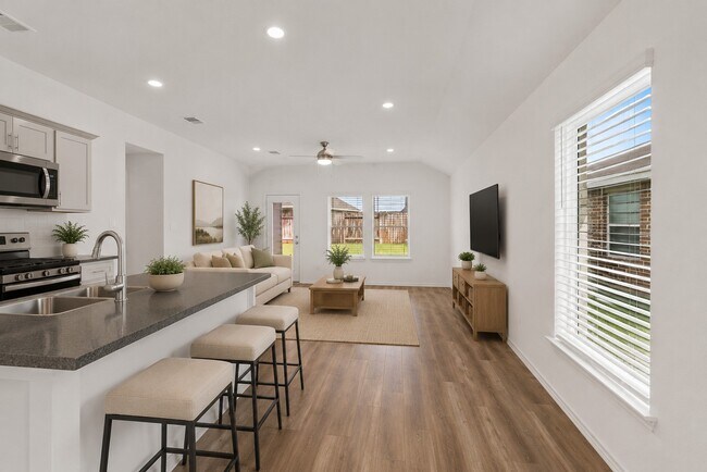 Foto del edificio - 5306 Evergreen Heights Ln