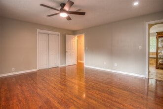 Building Photo - 6016 Teas Nursery Rd