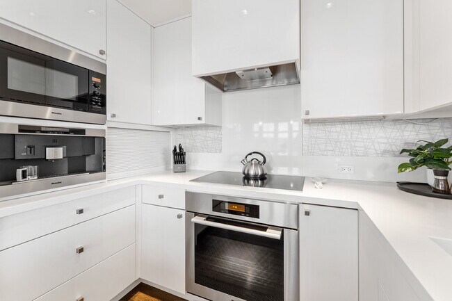 Foto del edificio - 305 SW Montgomery St