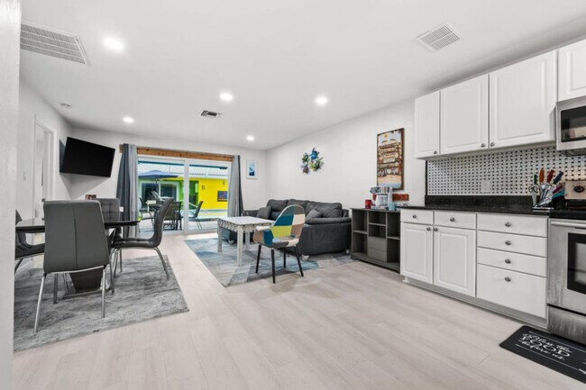 Foto del edificio - 1019 SE 40th St