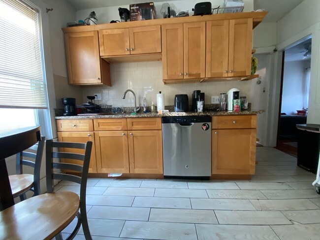 Building Photo - 24 Darling St