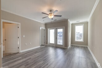 1BR, 1BA - 771SF - Living Room - Reflection Pointe NC