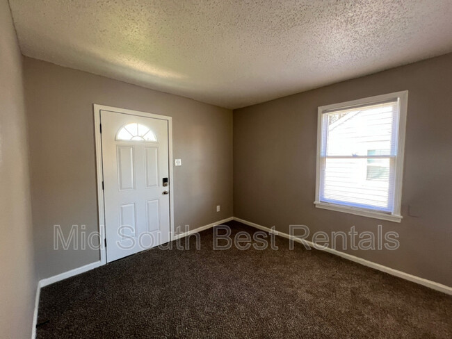 Building Photo - 2674 Frisco Ave