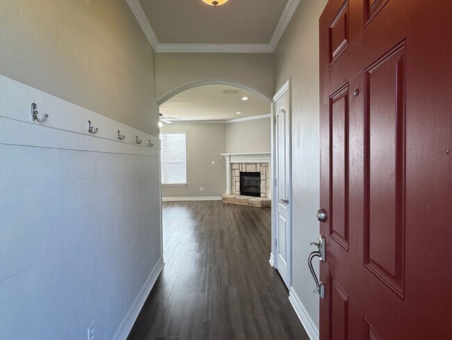 Foto del edificio - 5805 Thompson Pl