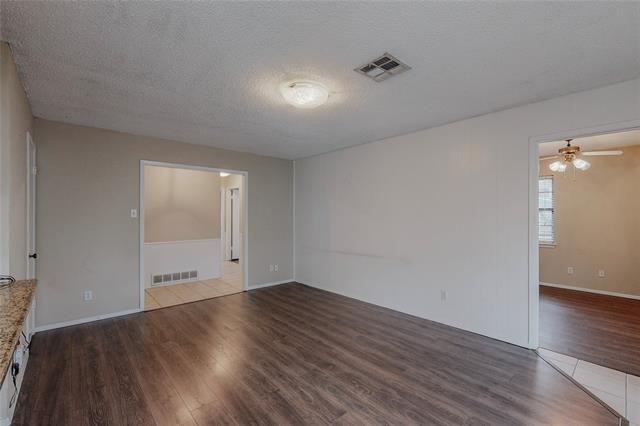 Building Photo - 1006 Meadowbrook Dr