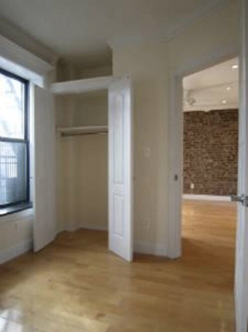 Building Photo - 236 Mott St