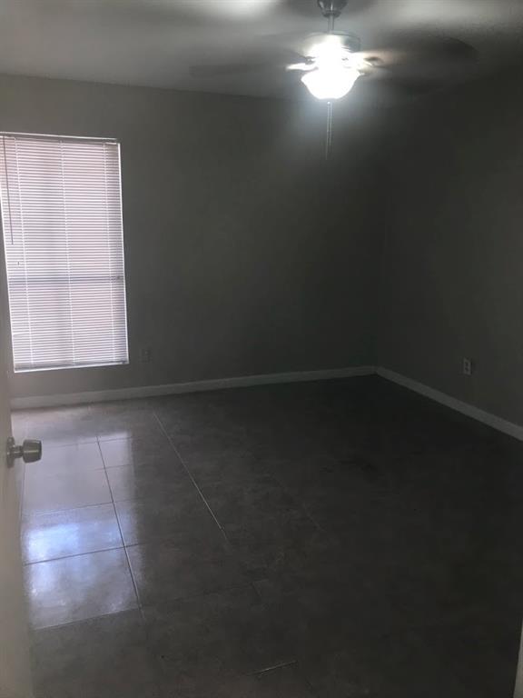 Foto del edificio - 10100 S Gessner Rd