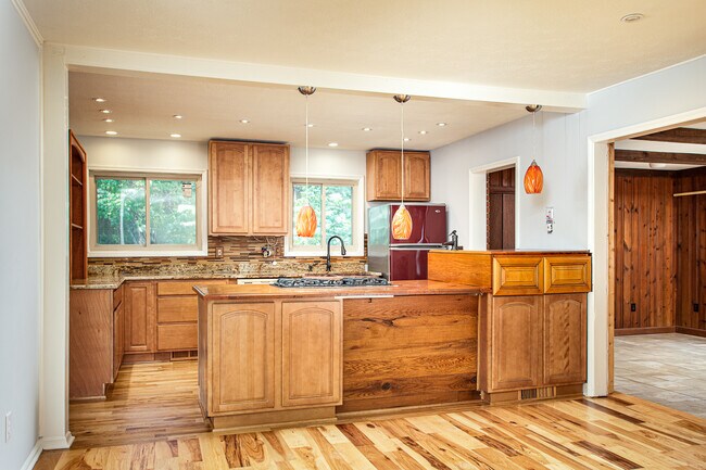 Building Photo - 2839 Country Squire Ln