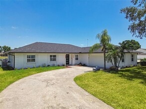 Building Photo - 3913 Fontainebleau Dr