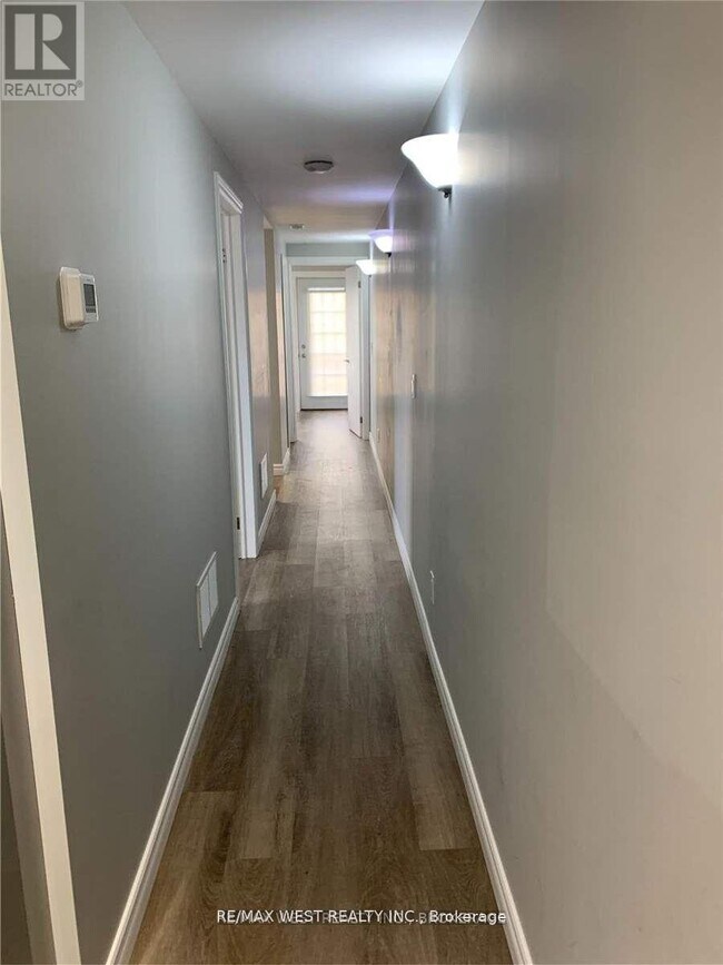 Building Photo - UNIT 2 - 2A FORT ROUILLE STREET