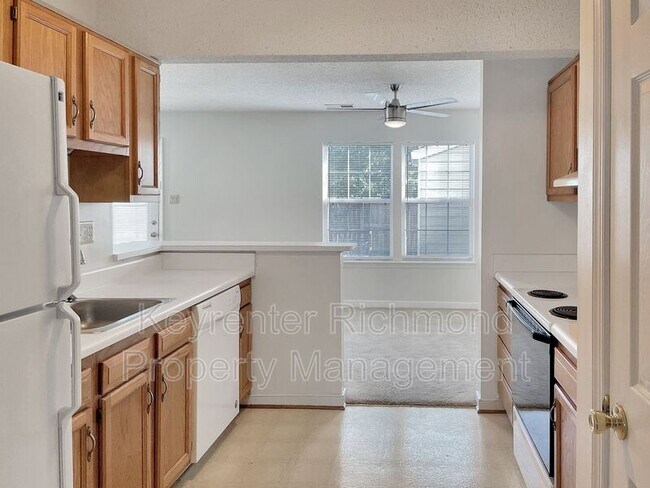 Building Photo - 3001 Sara Jean Terrace