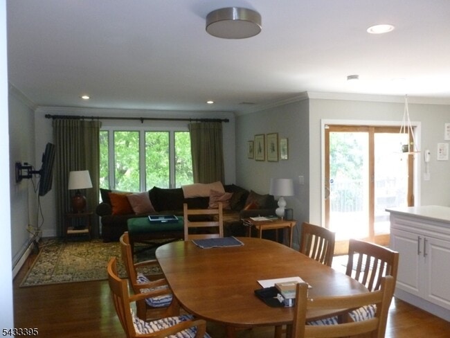 Building Photo - 48 Woodmont Rd