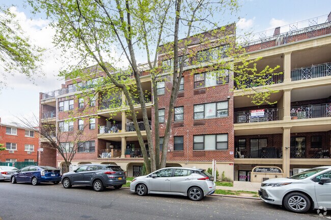 Building Photo - 71-33 162nd St