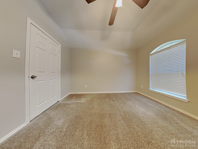 Building Photo - 13233 Evergreen Dr