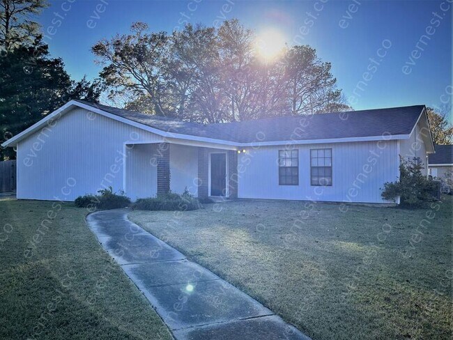 Building Photo - 42 Fox Glen Cir