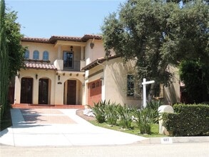 Building Photo - 687 Ramona Ave