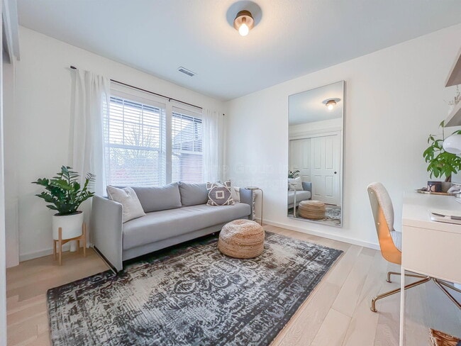 Foto del edificio - 7399 NE Stonewater St