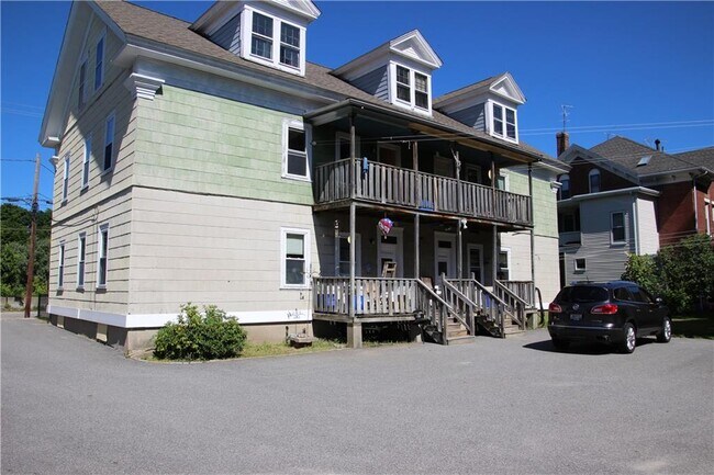 Building Photo - 509-511 Pond St