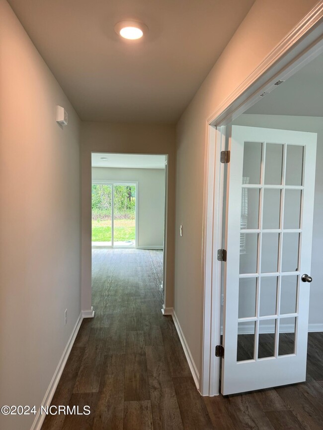 Building Photo - 1301 Fowler Dr