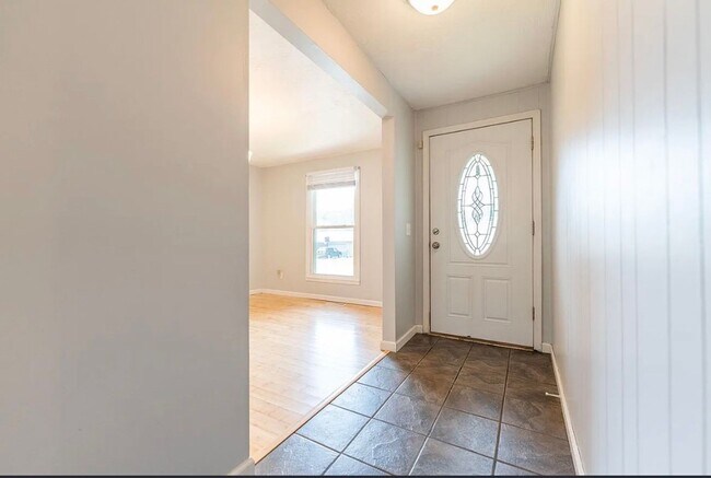 Foto del edificio - 3 Bed 2 Bath 2 Car Garage Home Available 07/01/2026!!