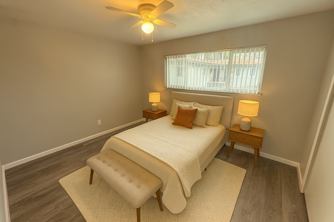 Building Photo - Cozy 2BD/1BA Available for Rent! (Upstairs)