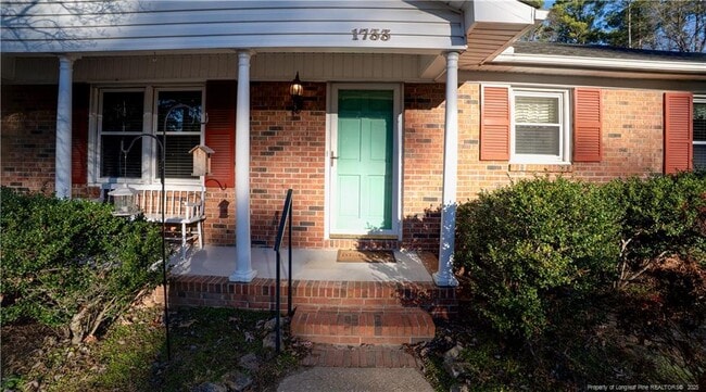 Building Photo - 1733 Daisy Ln