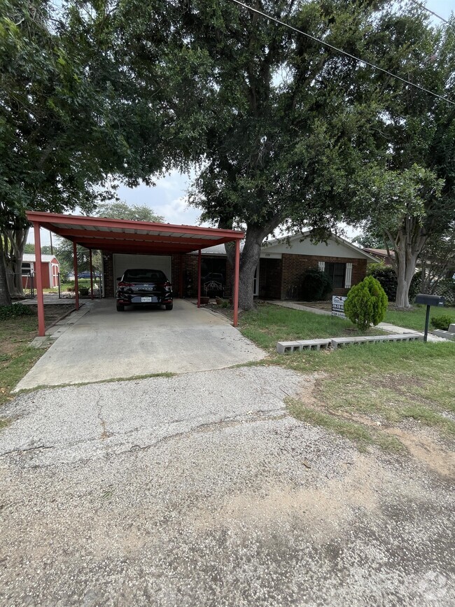 Floresville Apartments For Rent