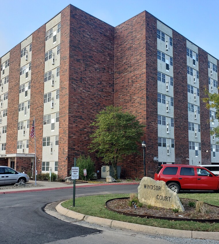 Primary Photo - Windsor Court Apartments