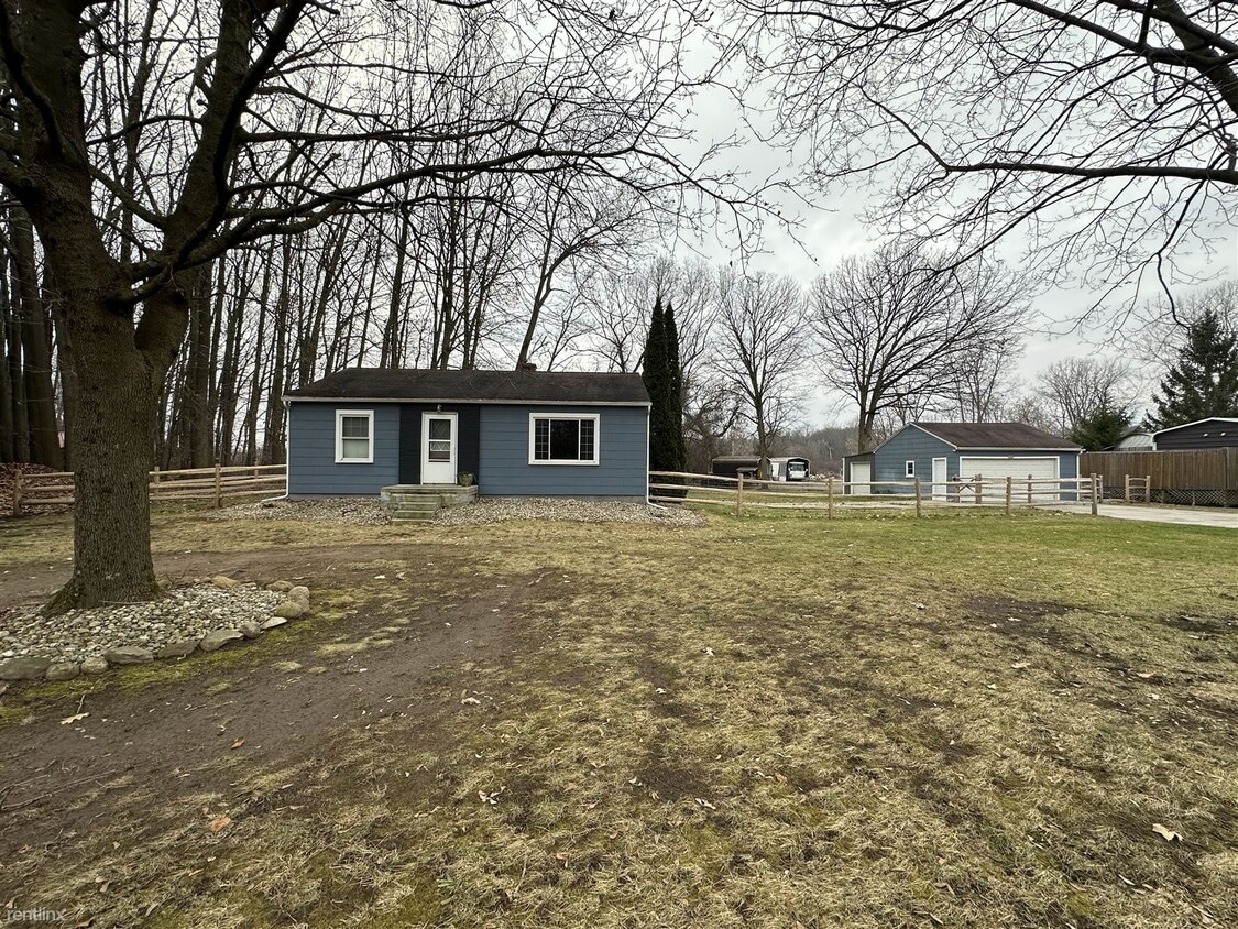4336 Clinton Rd, Jackson, MI 49201 House Rental in Jackson, MI