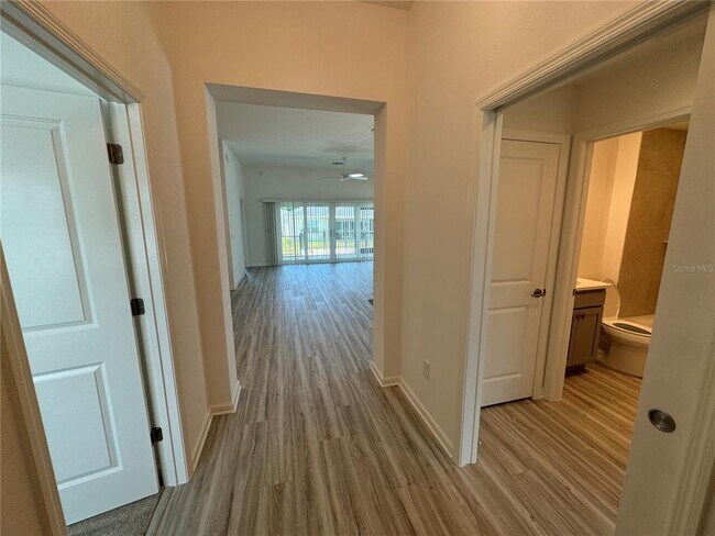 Foto del edificio - 7064 Sugar Creek Path