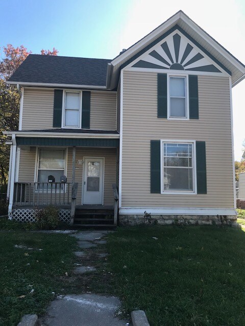 Primary Photo - 2907 Vine St