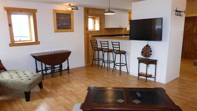 Foto del edificio - 704 2nd St SW