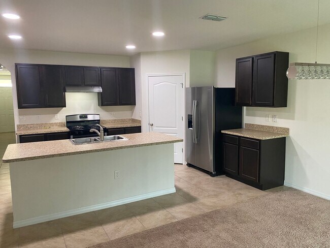 Building Photo - Beautiful 4/2 Home In Leesburg