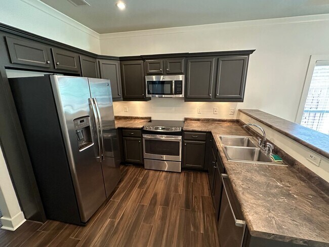 Building Photo - 358 Kingston Cir