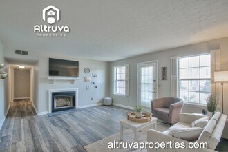 Building Photo - 2258 Lebanon Pike