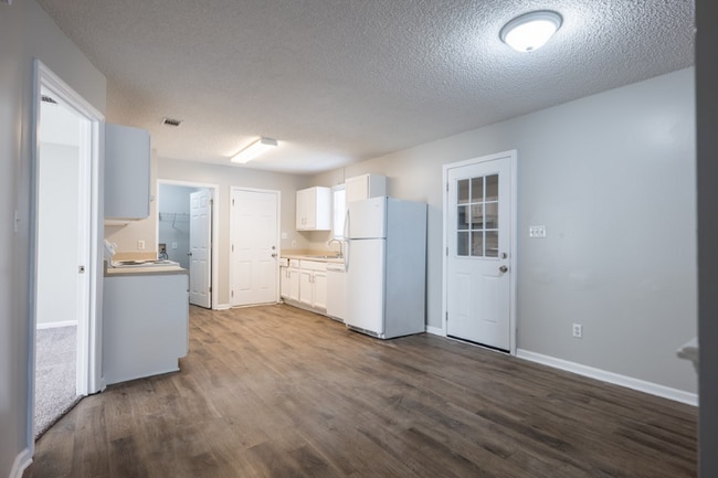 Building Photo - 2572 Marathon Dr