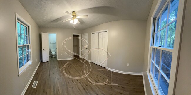 Building Photo - 2040 Crabapple Hollow Rd
