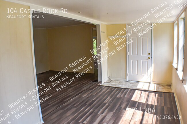 Foto del edificio - 104 Castle Rock Rd