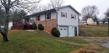 Building Photo - 60 Lorraine St