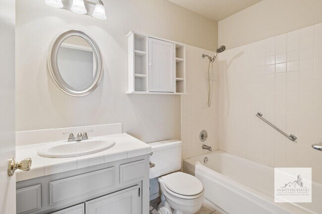 Foto del edificio - 3426 W Dovewood Ave