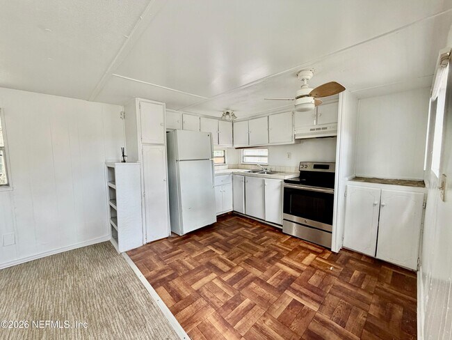 Foto del edificio - 5355 New Kings Rd