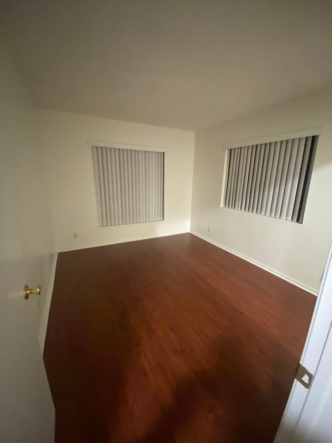 Building Photo - 1157 Rosedale Ave