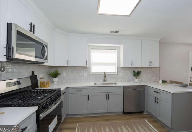 Foto del edificio - 833 Oakview Trce